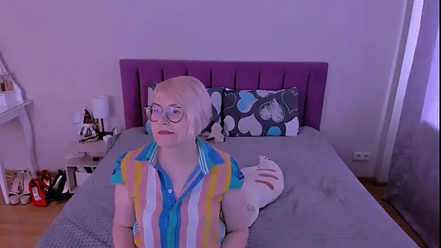 sabrinamacmarren webcam