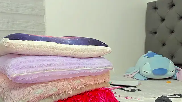 Elizabeth_18_ webcam