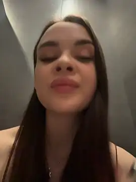 KristiRich Live Webcam on Stripchat