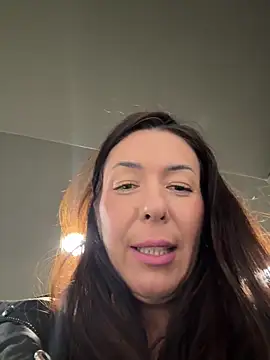 Webcam Model (eveangelll) is live