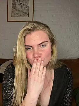 SexyBlondJoanna – webcam model profile photo