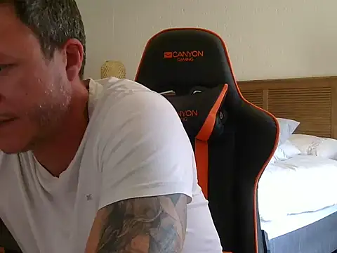 TroyDieselXXX webcam