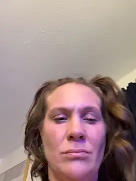 Webcam Model (Ariasweetaspie) is live