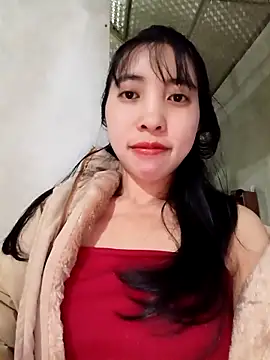 Webcam Model (emaame68) is live