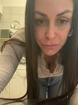 ainaht – webcam model profile photo