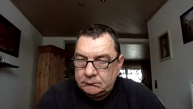 nobbie444 (M mature) - Dildo up the ass