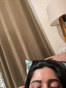 Webcam Model (desitease)  is live.Free join now!