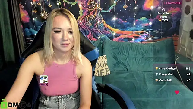 crystalgirl99 - CrystalGirl99's free webcam