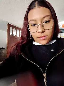 Webcam Model (StornBunnyy_)  is live.Free join now!