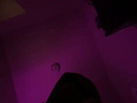 Webcam Model (wynterheat)  is live.Free join now!