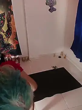 Webcam Model (freyadevil333) is live