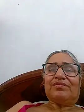 Webcam Model (_candi) is live