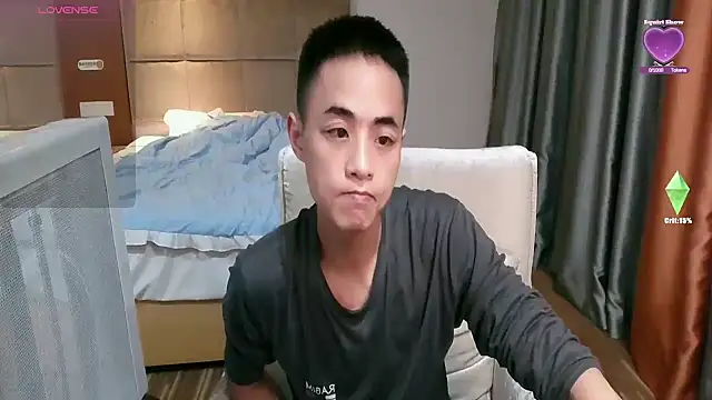 tsia-die (Ask my age) - 情感陪聊，专属定制。视频一对一互动。玩法丰富，尺度很大，老板你说了算。。。