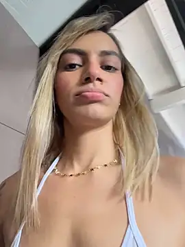 SweetTroubleXXX webcam