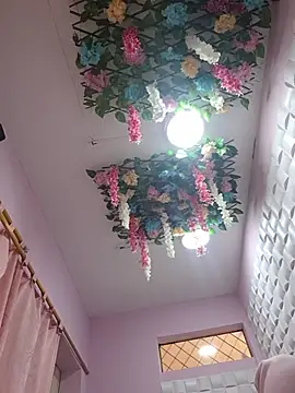 Webcam Model (EmmaValencia_) is live