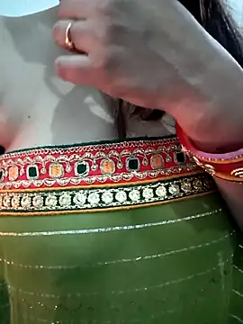 Webcam Model (Landkipyasibhabhi)  is live.Free join now!