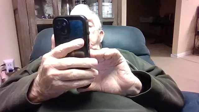 bootlegmanz (M grandpa) - #american #balds #cam2cam #cheapest-privates #chunky #dirty-talk #ejaculation #grandpas #hd #jerk-off-instruction #masturbation #recordable-privates #sexting #small-audience #straight #white