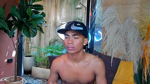 AlanCutee Live Webcam on Stripchat