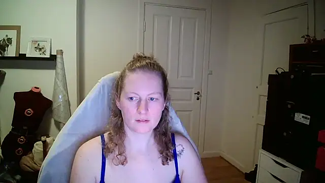 girlnina-1995 - Girlnina-1995's free webcam