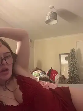 Webcam Model (cherryrosealiee)  is live.Free join now!