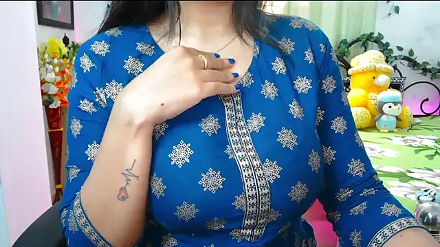 thyAnvi Live Webcam on Stripchat