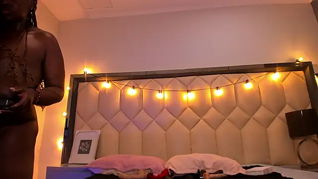 Scarletbigbug webcam