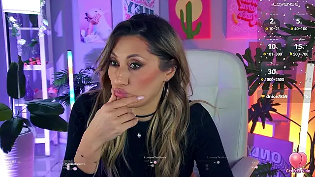 sarahalluring - SarahAlluring's free webcam - UK Sex Cams