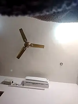 Webcam Model (Cute-Janvi20)  is live.Free join now!