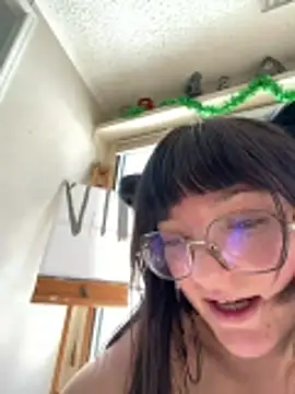 Webcam Model (urpuppymoon)  is live.Free join now!