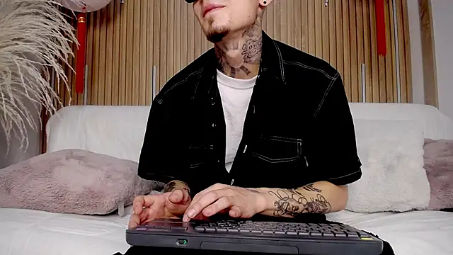 max_hader (M young) - undress me and fill me with oil