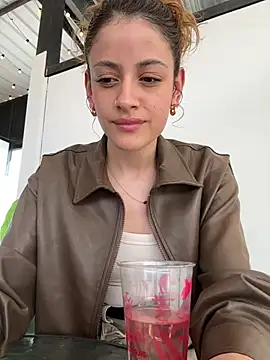 alana15 Live Webcam on Stripchat