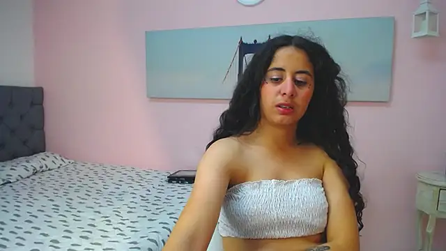 scarlett_clyde - Scarlett_clyde's free webcam - UK Sex Cams