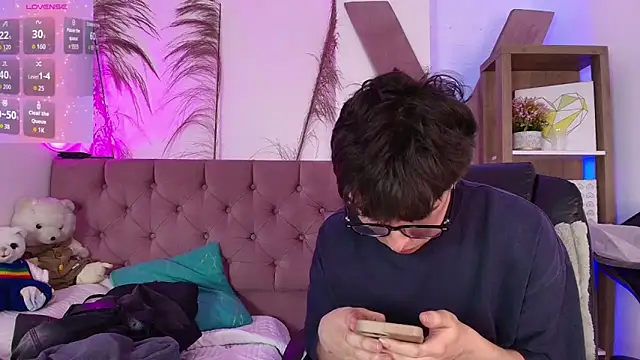 peppertwink (M twink) - CUM ON MY HANDS