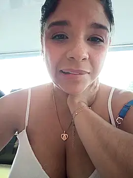 Webcam Model (Layla-daring) is live