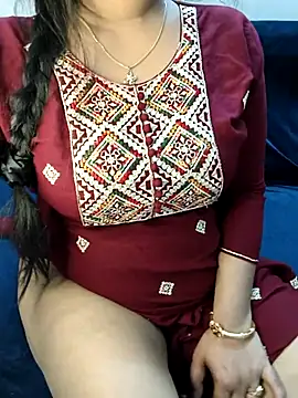 Webcam Model (SSiya-)  is live.Free join now!