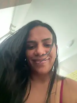 Webcam Model (ArielleMillerr-)  is live.Free join now!