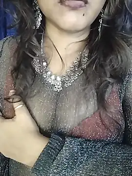 SEXYY_TRANSY_WITH_GIRL