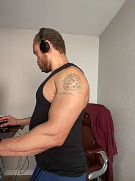 fathero1time (M mature) - 4000 tokens and I bust this NUT! 💰 💰💰