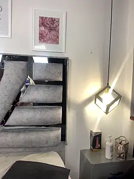 valery_and_Dani_ webcam