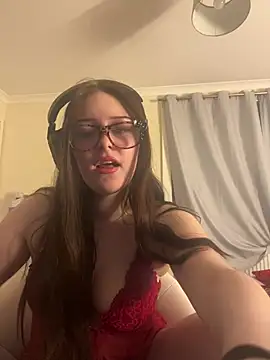 Webcam Model (cherryrosealiee)  is live.Free join now!