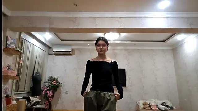 corinnekindregans - CorinneKindregans's free webcam - UK Sex Cams