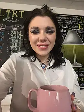 Webcam Model (MaeveMoon) is live