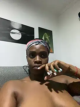 Webcam Model (LuciousLips96)  is live.Free join now!