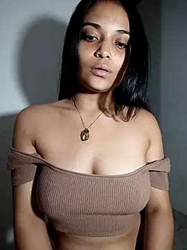 Webcam Model (_Estrellita_)  is live.Free join now!