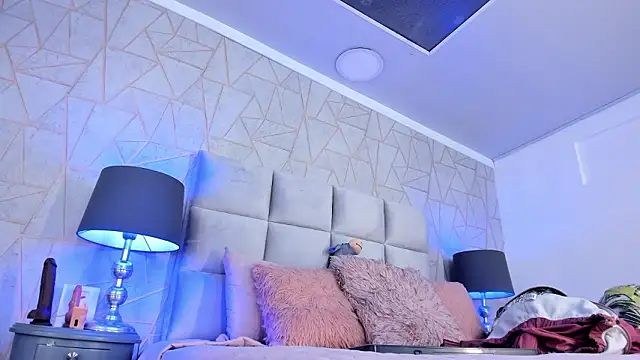 Webcam Model (Yara_Bliss_)  is live.Free join now!