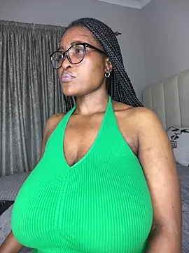 Bustygoddess32