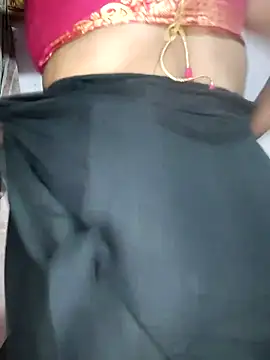 Webcam Model (Hotcouplepriya)  is live.Free join now!