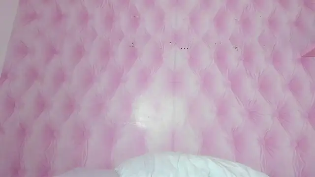 Mia Rivers (MiaRivers_)