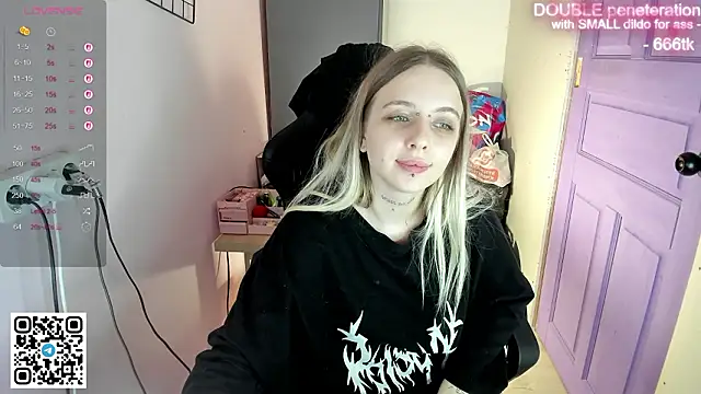 alice_halle (F young) - dildo pussy play (sup appartamenets lol)