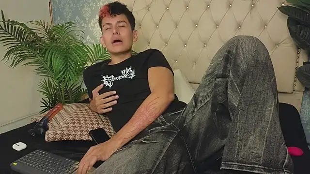 blakee_blossom - Blakee_Blossom's free webcam - UK Sex Cams